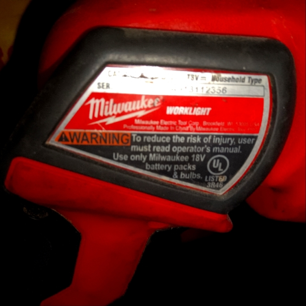 USED Milwaukee 2735-20 M18 Work Light W/ M18 2AH Battery